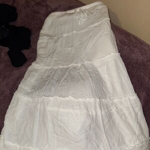 WHITE TOP AND SKIRT SET (GARAGE CLOTHING) EXCELLENT